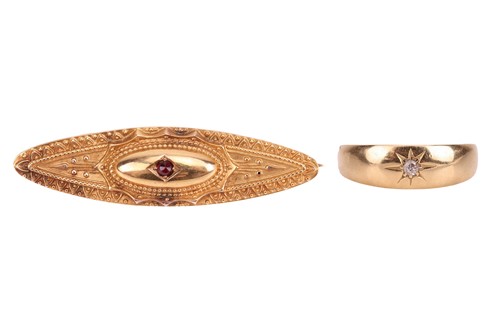 Lot 132 - A diamond-set ring and a brooch; the gypsy...