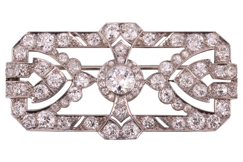 Lot 160 - An Edwardian diamond-set brooch, with an...