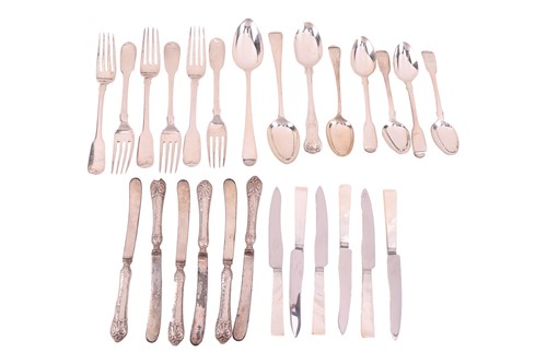 Lot 463 - A mixed group of silver flatware, and another...