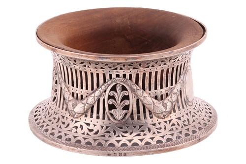 Lot 355 - An Irish silver potato ring, of traditional...