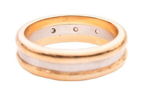 Lot 288 - Boodle & Dunthorne - a two-toned Amaré ring in...