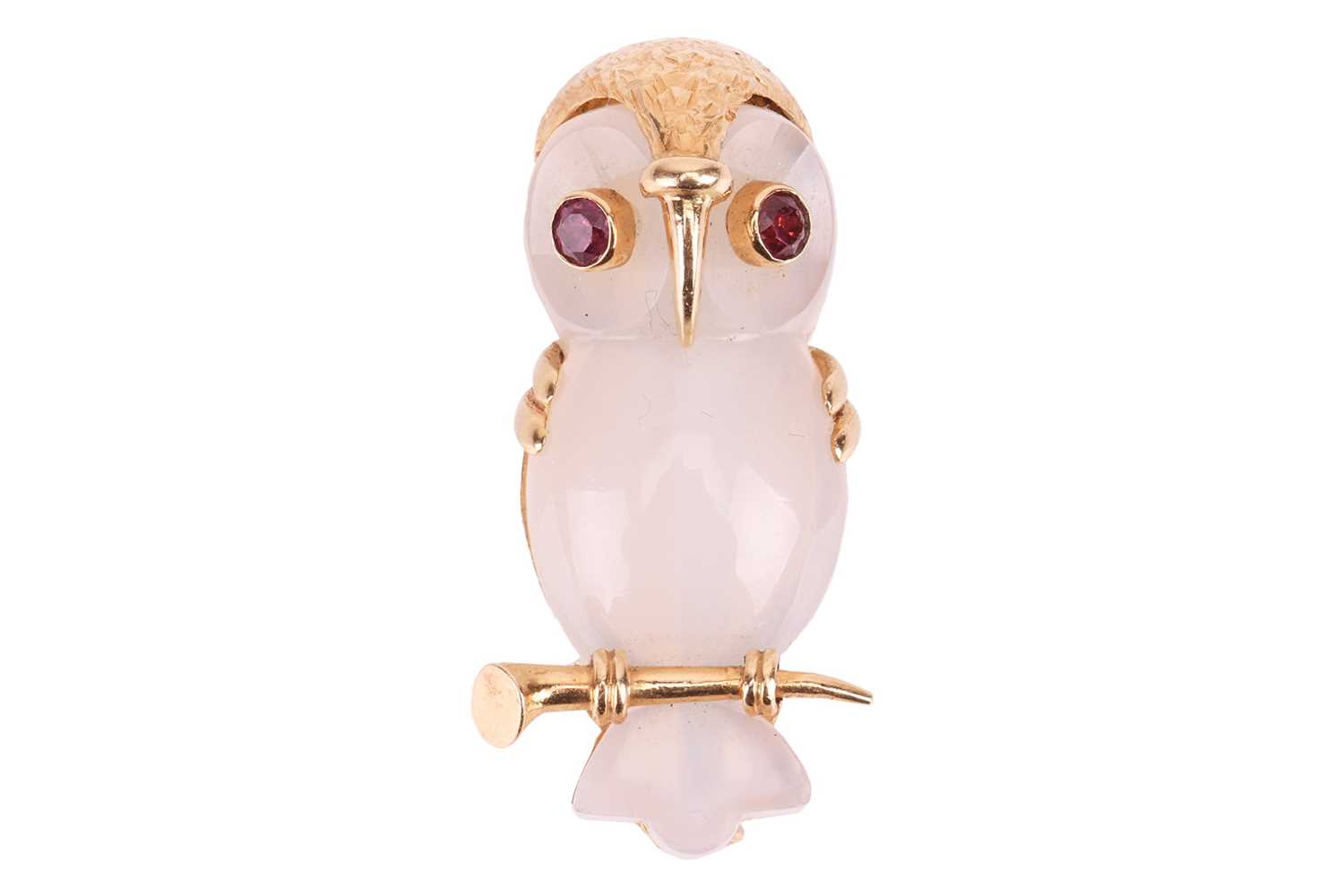 Lot 236 - Cartier - A carved chalcedony brooch designed...