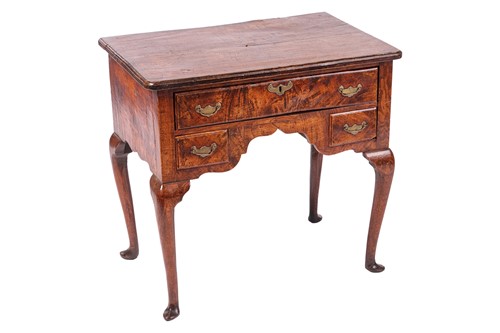Lot 29 - A George III provincial solid 'Quilted Elm'...