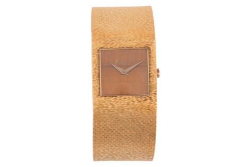 Lot 304 - Kutchinsky An 18ct Yellow Gold Wristwatch,...