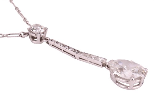 Lot 48 - A French Belle Époque old-cut diamond lavalier...