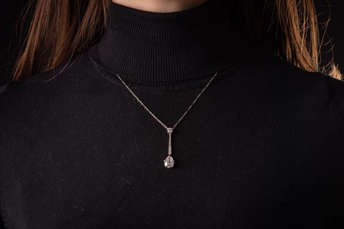 Lot 48 - A French Belle Époque old-cut diamond lavalier...