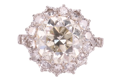 Lot 81 - A diamond cluster ring, with an estimated...