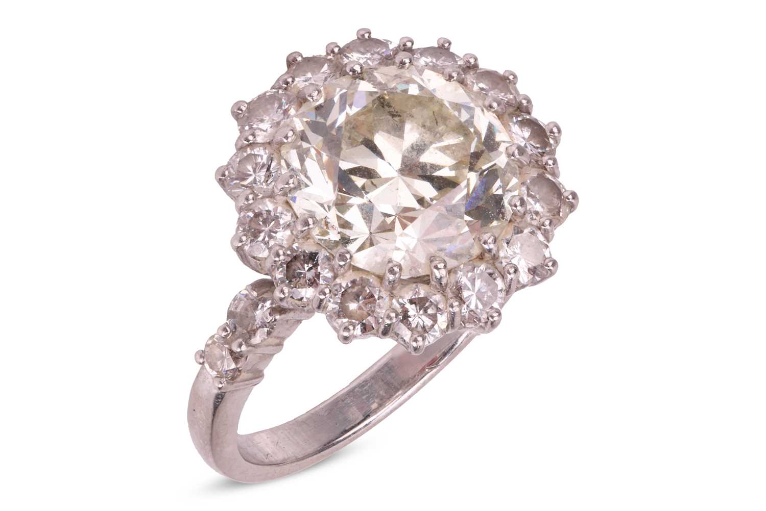 Lot 81 - A diamond cluster ring, with an estimated...