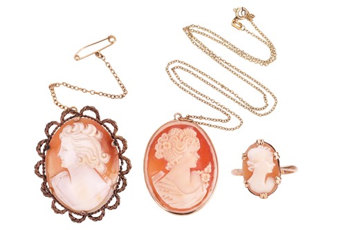 Lot 40 - A cameo brooch in gold plated frame, a cameo...