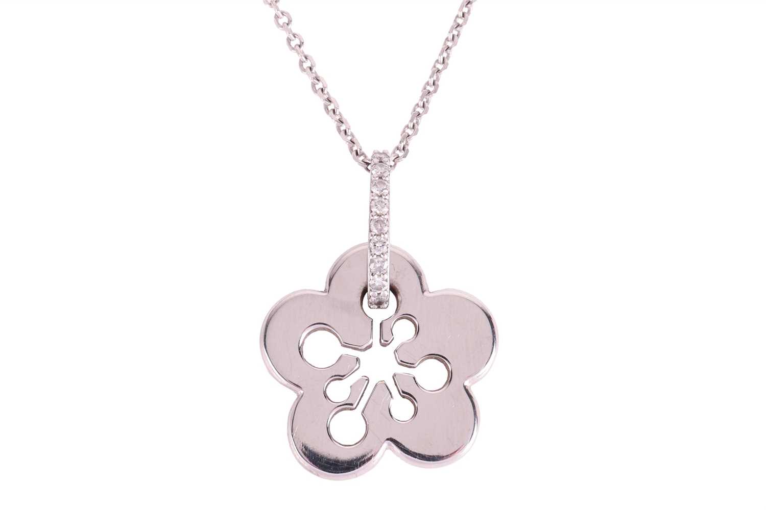 Lot 240 - Boodles - an 18ct white gold diamond-set...