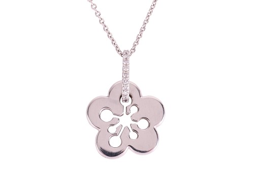 Lot 240 - Boodles - an 18ct white gold diamond-set...