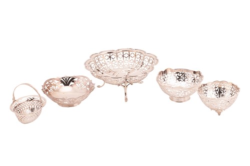 Lot 388 - An early 20th century silver, footed fondant...
