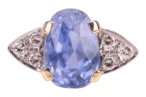 Lot 170 - An unheated colour-change Ceylon sapphire...