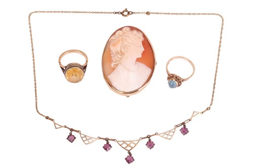 Lot 104 - A small group of jewellery; the first piece a...