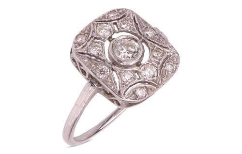 Lot 32 - An Art Deco style panel ring, centrally-set...