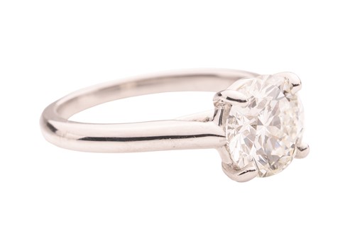 Lot 298 - A diamond solitaire ring, composed of a round...