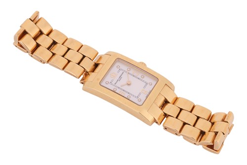Lot 198 - Baume & Mercier – An 18ct Yellow Gold Hampton...