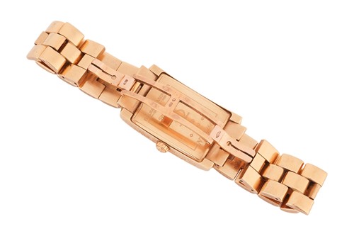 Lot 198 - Baume & Mercier – An 18ct Yellow Gold Hampton...