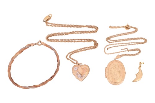 Lot 49 - A small group of jewellery items comprising a...