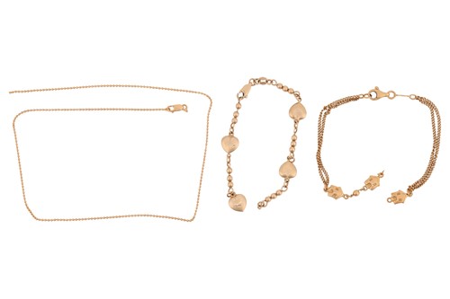 Lot 52 - A 14ct yellow gold heart and bead bracelet,...