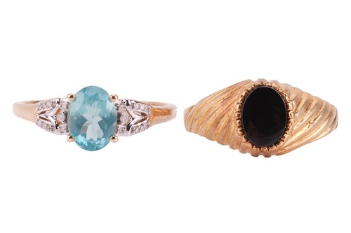 Lot 130 - Two gem-set rings in gold; to include a signet...