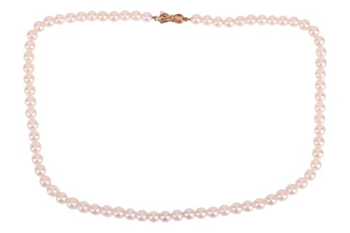 Lot 129 - A cultured Akoya pearl necklace, featuring...
