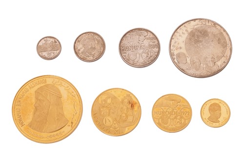 Lot 251 - A collection of eight State of Fujairah...