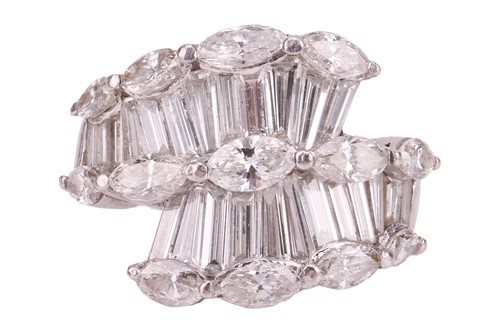 Lot 91 - A diamond cluster crossover ring, with an...
