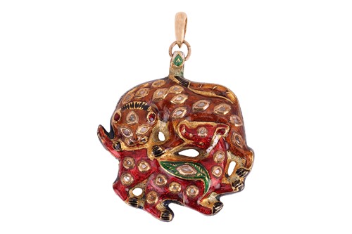 Lot 146 - A Mughal polychromatic enamel pendant set with...