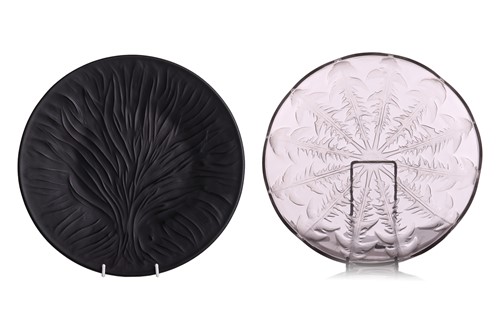 Lot 174 - A Rene Lalique Pissenlit pattern shallow dish,...