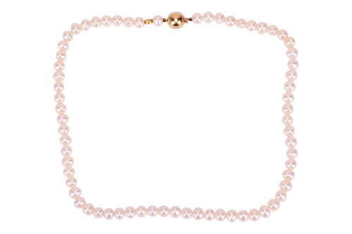 Lot 145 - A cultured pearl necklace, comprising a single...