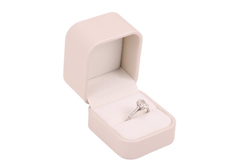 Lot 186 - A diamond solitaire ring in 18ct white gold,...