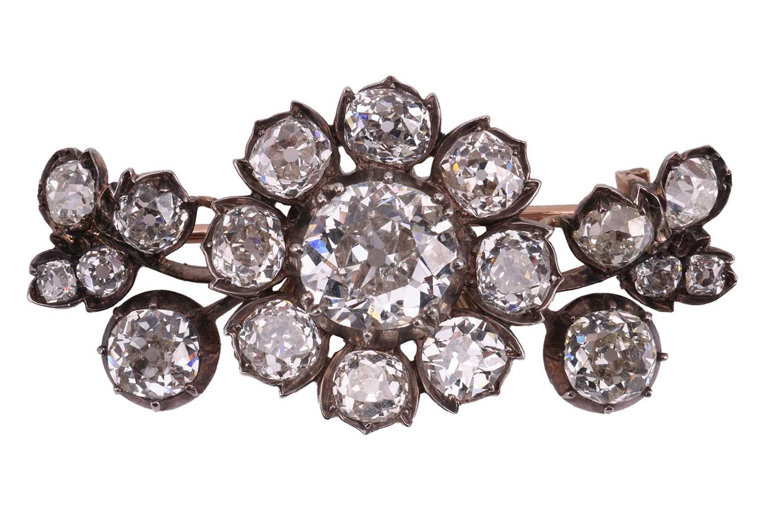 Lot 23 - A Victorian old-cut diamond cluster brooch, in...