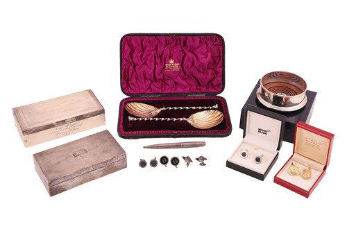 Lot 165 - A cased pair of Victorian cased fruit serving...