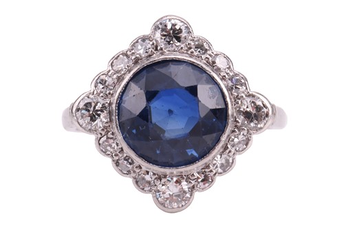 Lot 53 - An early 20th century sapphire and diamond...