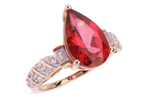 Lot 160 - A mystic red topaz and colourless topaz ring,...