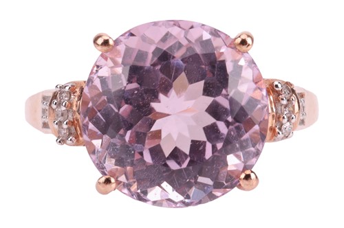 Lot 129 - A kunzite dress ring in 9ct gold, centred with...