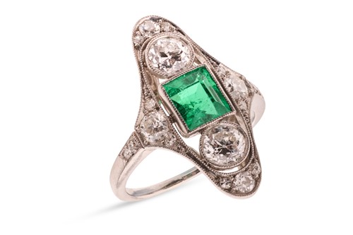 Lot 55 - An early 20th Century emerald and diamond...