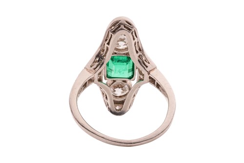 Lot 55 - An early 20th Century emerald and diamond...