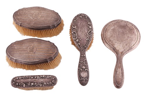 Lot 164 - Five silver mounted dressing table accrouments,...