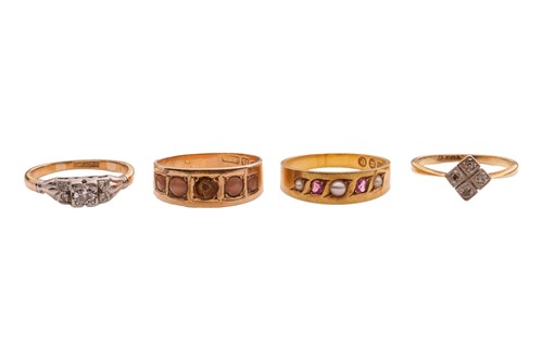 Lot 94 - A half-hoop ring in 15ct gold set with...