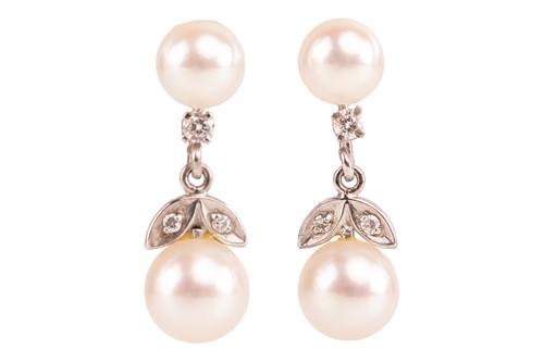 Lot 25 - A group of three pairs of cultured pearl...