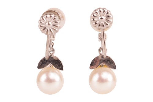 Lot 25 - A group of three pairs of cultured pearl...
