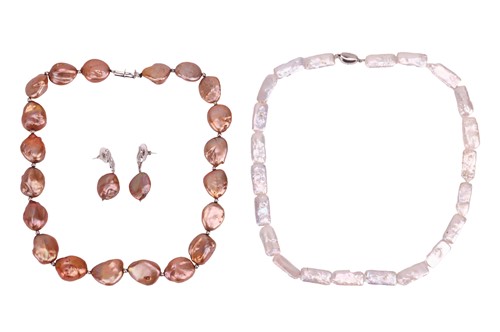 Lot 41 - A baroque dyed pearl necklace with magnetic...