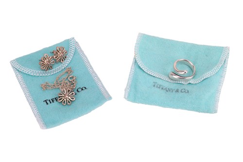 Lot 78 - Tiffany & Co. - A daisy necklace and earrings...