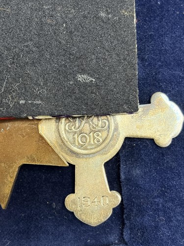 Lot 185 - A World War II DFC medal group awarded to...