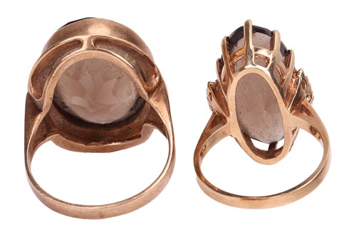 Lot 13 - An oval smoky quartz ring in 9ct gold,...
