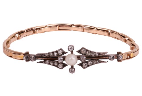 Lot 26 - A late Victorian diamond and pearl bracelet,...