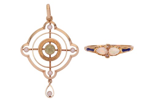 Lot 46 - A peridot and pearl target pendant and an opal,...