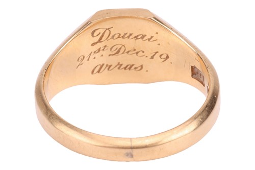 Lot 12 - A signet ring in 18ct yellow gold, the...